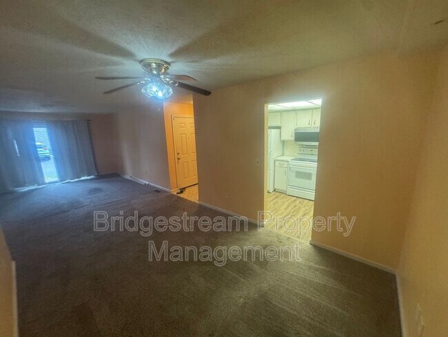 Building Photo - 2461 Crew Cir