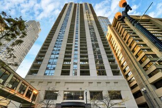 Building Photo - 200 N Dearborn St