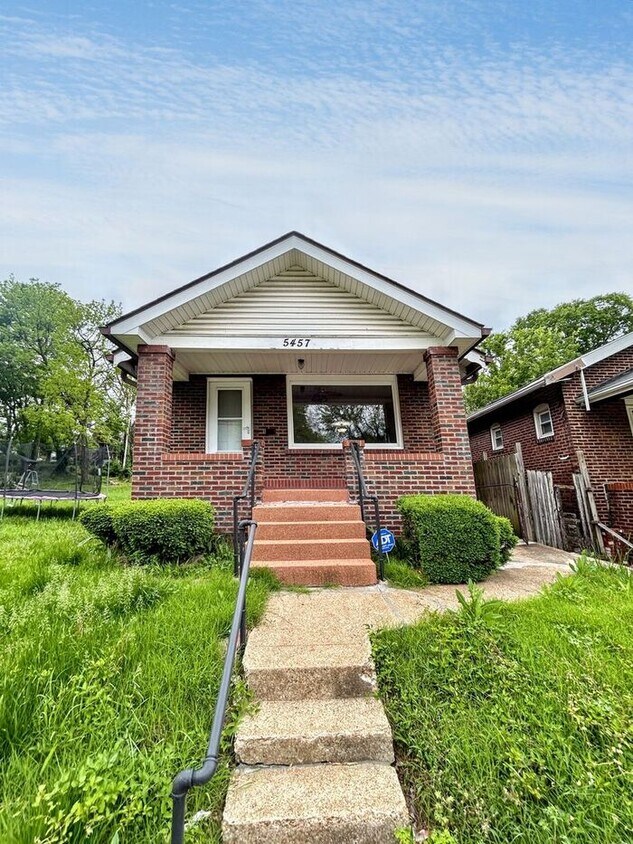 Foto principal - 5457 Beacon Ave