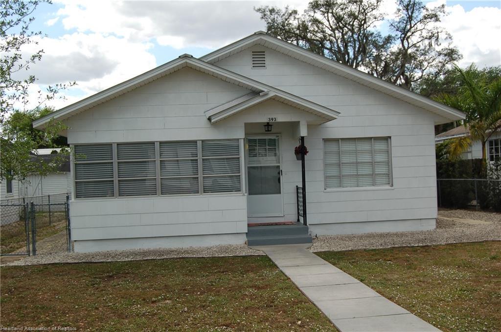 Primary Photo - 393 Poinsettia Ave