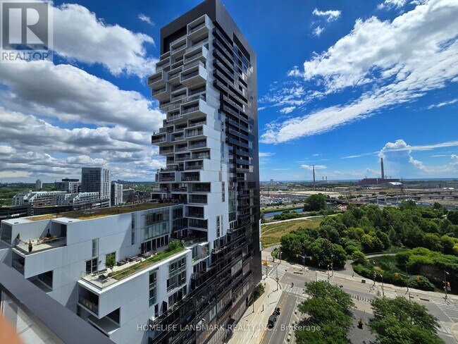 Building Photo - 170 Bayview Ave