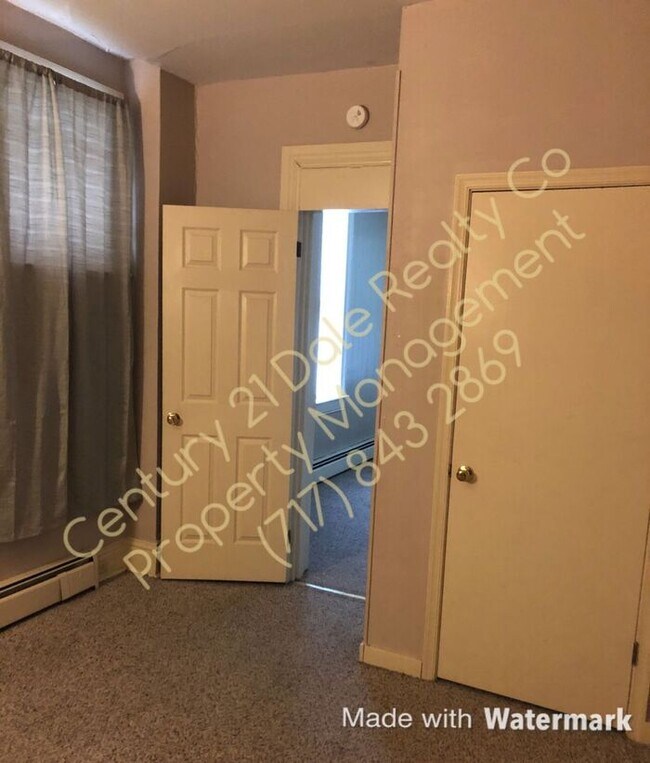 Building Photo - First Floor Apartment in West York