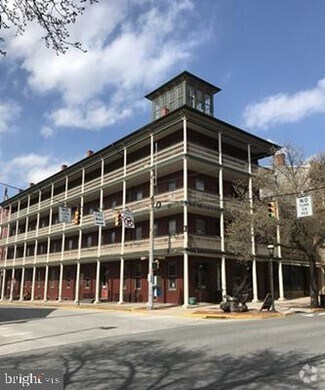 Building Photo - 11 N Beaver St