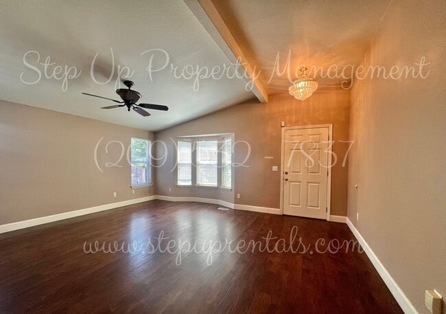 Building Photo - Comfortable & Well-Appointed 3-Bedroom Hom...