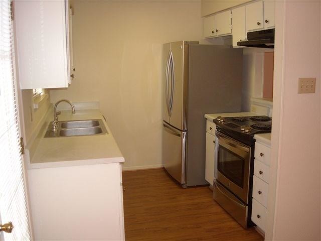 Building Photo - 8400 Jamestown Dr