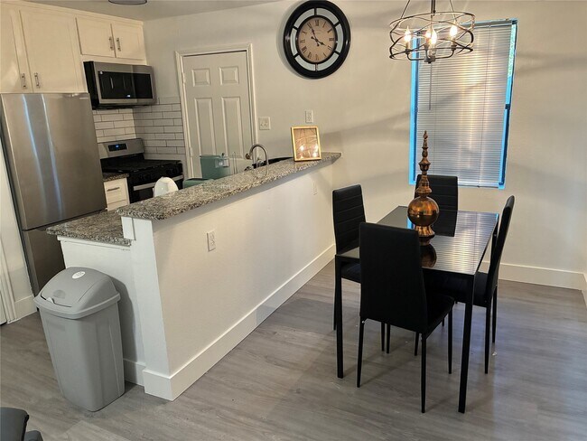 Foto del edificio - 739 Neyland St