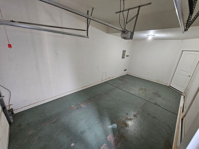 Building Photo - Quiet 2 bed 2 bath home in the 80910 area!!