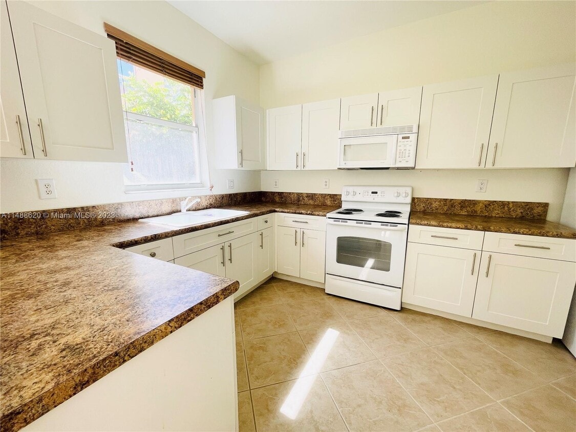 Foto del edificio - 12852 SW 133rd Ter
