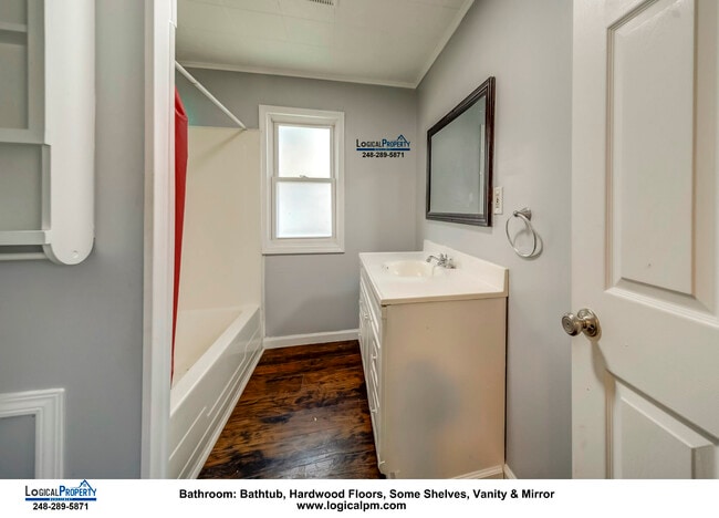 Building Photo - 2 Bed/ 1Bath Ranch w/, Stove, Fridge, Dish...