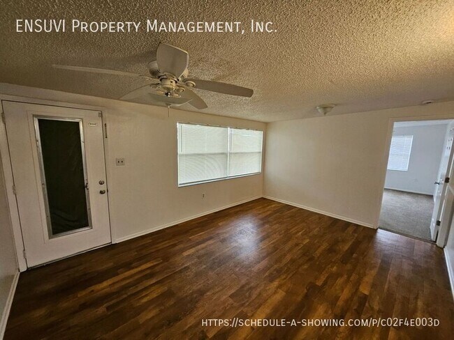 Foto del edificio - 7705 Farmlawn Dr