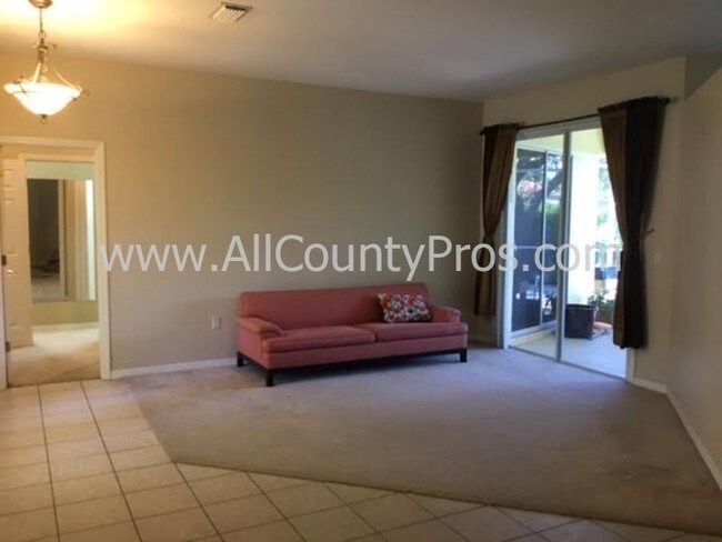 Foto del edificio - 615 Oak River Ct