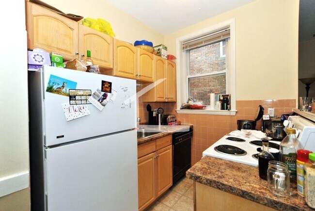 Building Photo - Nice 2 bed in Brookline