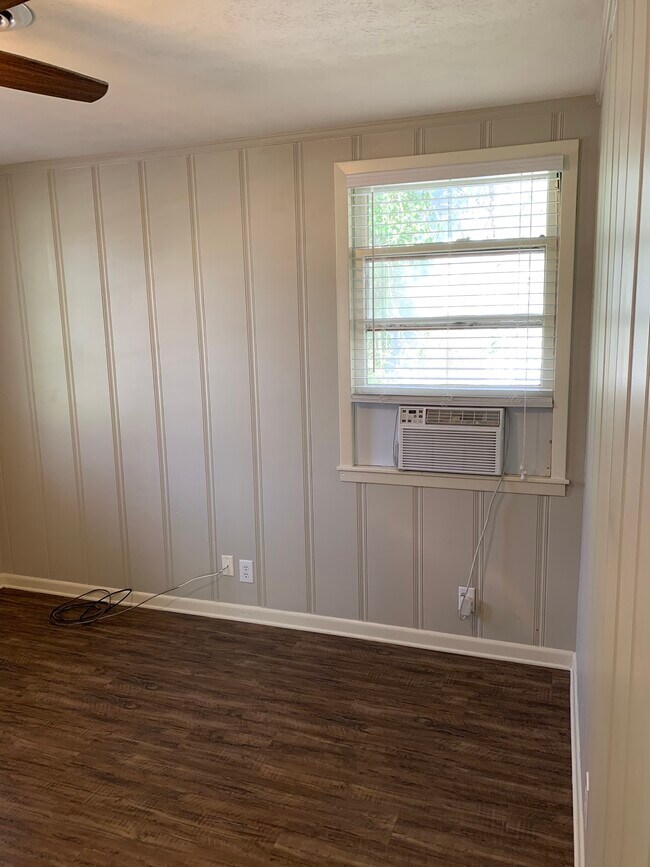 Primer dormitorio - 1006 N 9th St
