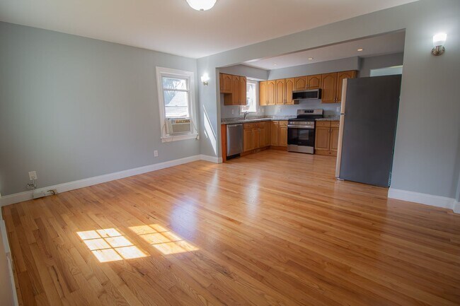 Building Photo - For Rent - Newly Renovated Cape Code In Co...