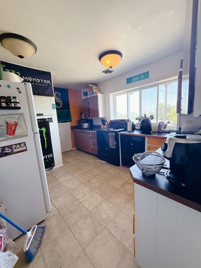 Foto del edificio - Pre-leasing - 6Bd/3Ba