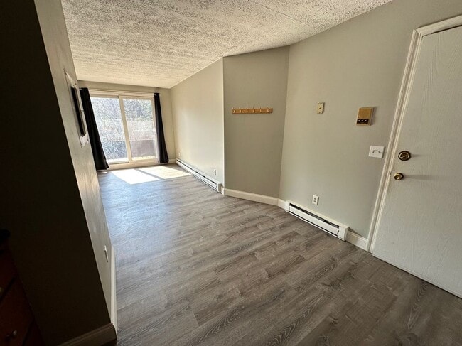 Building Photo - 64 Dunbarton, 2E