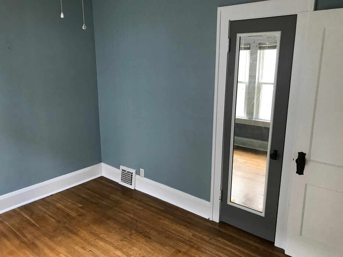 1533 Warren Rd, Lakewood, OH 44107 - Townhome Rentals in Lakewood OH ...