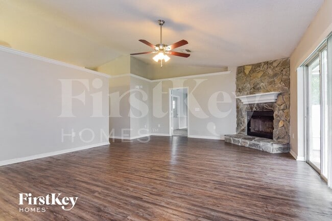 Building Photo - 1719 Sandalwood Cir SW