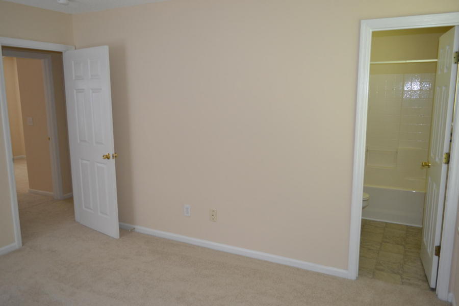 Building Photo - Newly Remodeled 3 bedroom Home