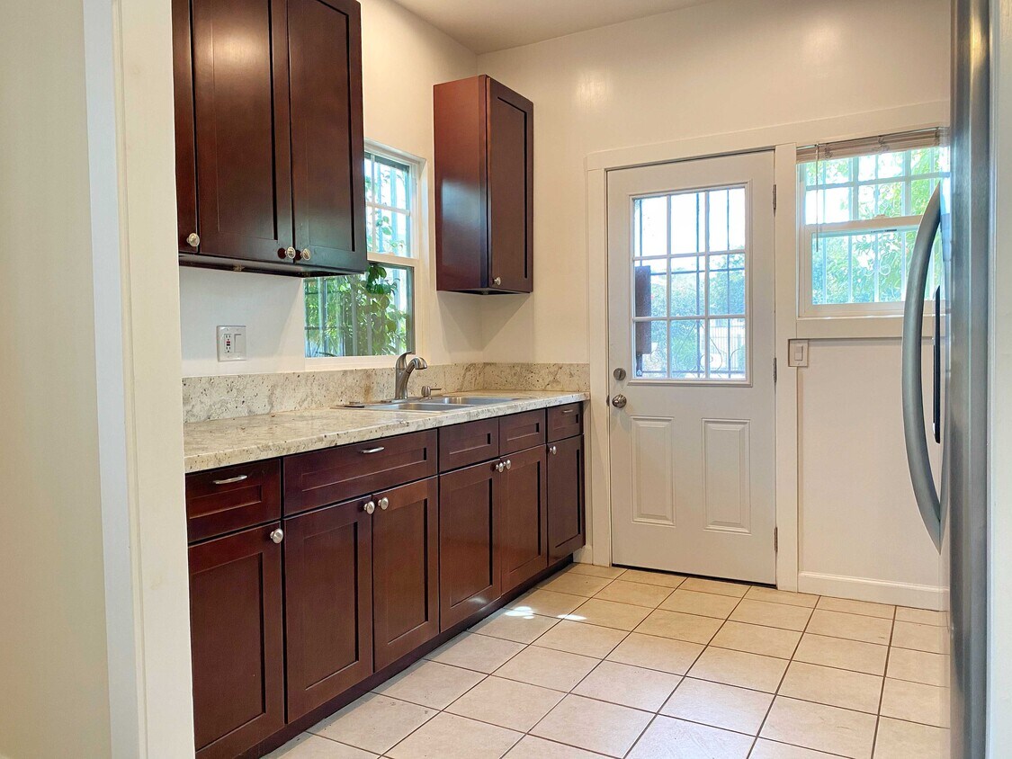Foto principal - 318 Belmont Ave