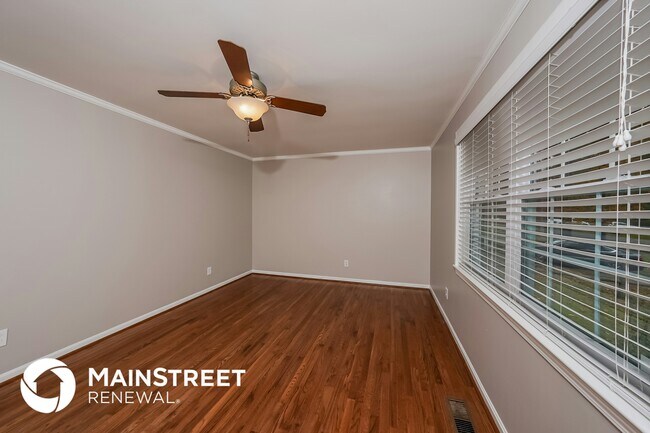 Building Photo - 1516 Highland Dr