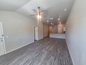 Building Photo - 2122 N Jayton Ave