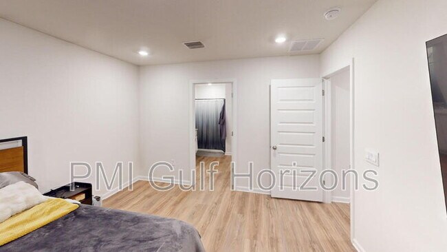 Building Photo - 6347 Burrow Ln