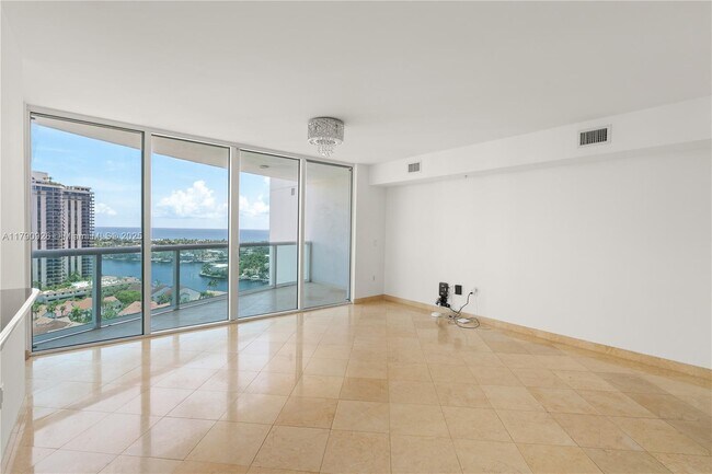 Foto del edificio - 19400 Turnberry Way