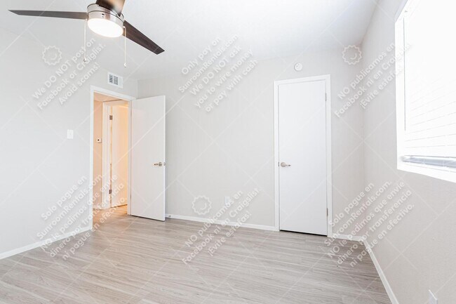 Foto del edificio - 3138 Manor Rd