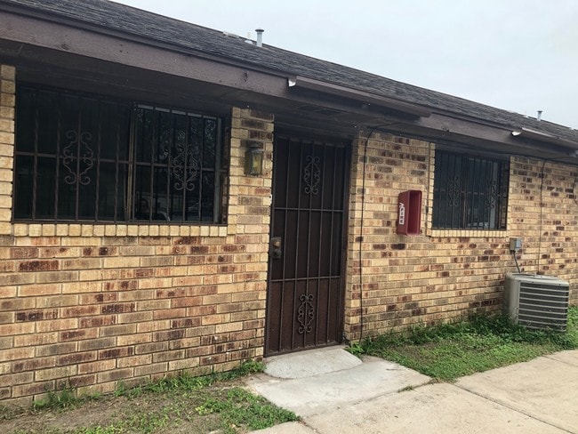 Building Photo - 517 S Westgate Dr