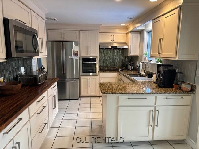 Photo - 41 Beaverbrook Rd Apartment