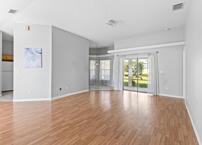 Foto del edificio - 5673 NW Athens Ct