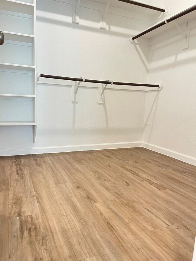 Foto del edificio - 2706 Lemonwood Ln