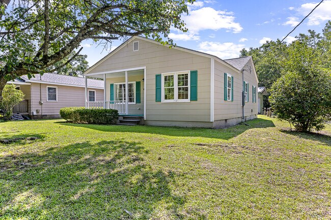 Building Photo - 210 Poplar St