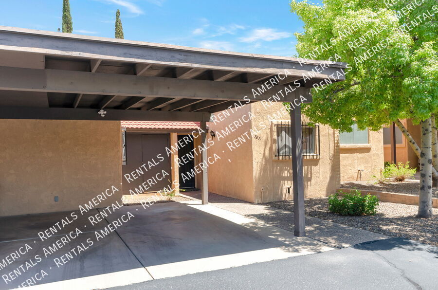 Primary Photo - 7831 E Lester St