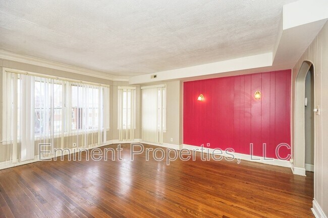 Foto del edificio - 8226 South Marshfield Avenue - 2