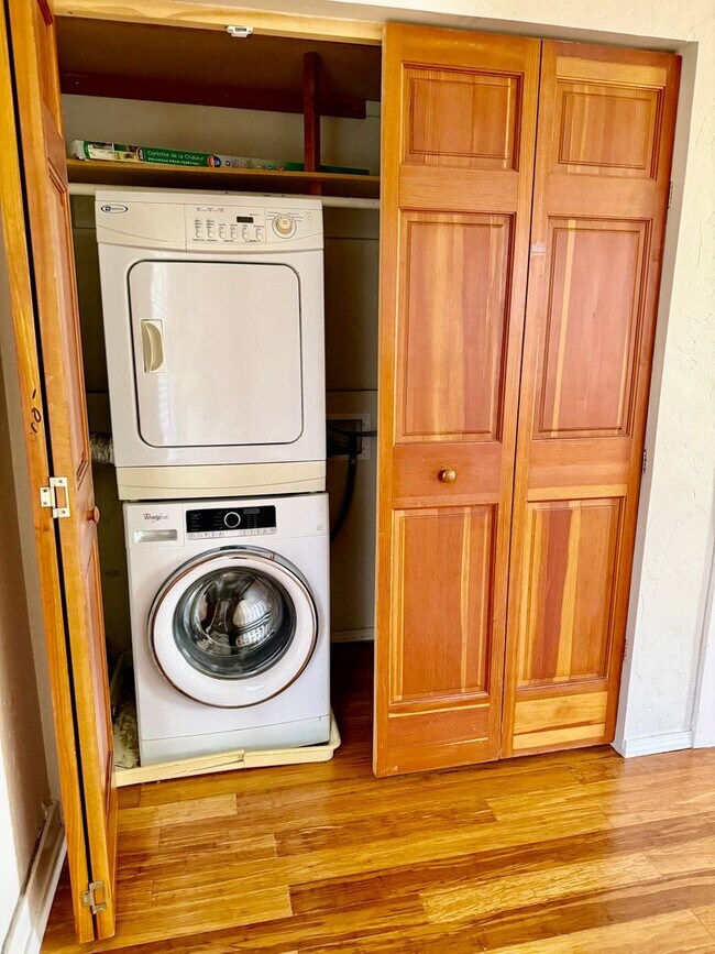 Foto del edificio - 2219 1/2 D St