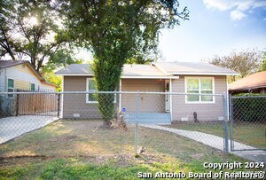 Building Photo - 219 N San Horacio Ave