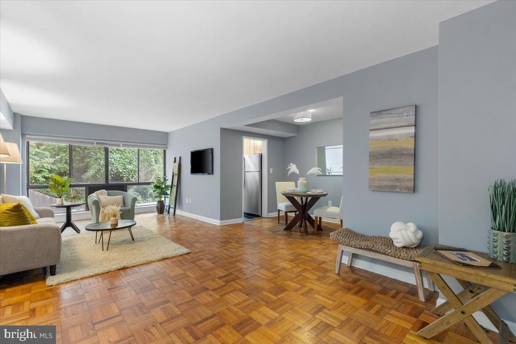 Foto principal - 3901 Tunlaw Rd NW