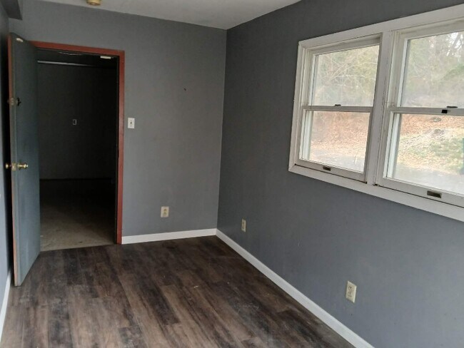 Foto del edificio - 260 Wisteria Ave