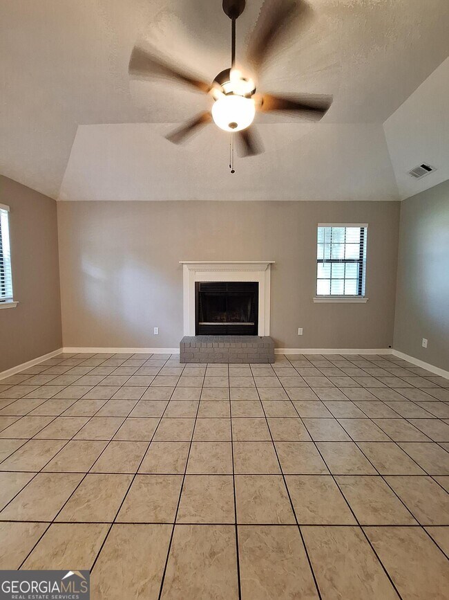Building Photo - 135 Grindstone Way