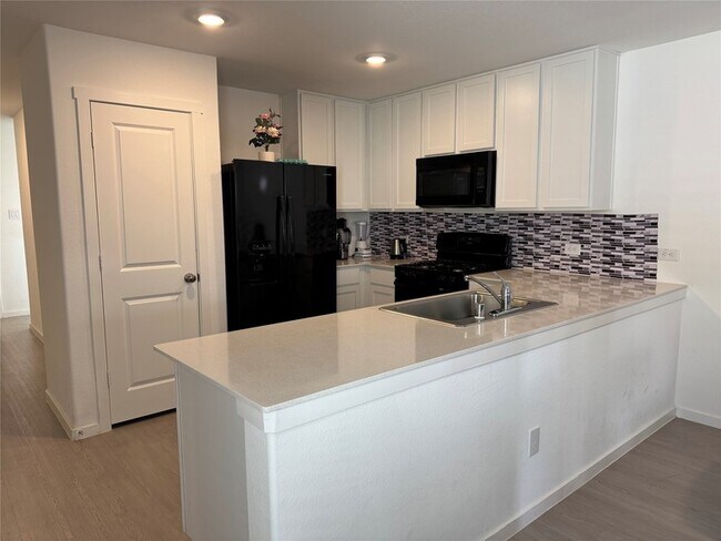 Foto del edificio - 3057 Ashbrook Ln