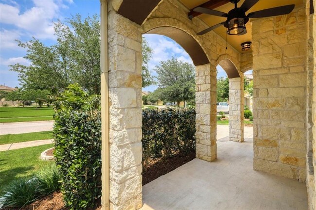 Foto del edificio - 529 Trinity Bend