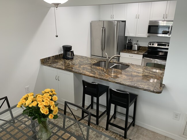 Cocina/Comedor - 3745 59th Ave W