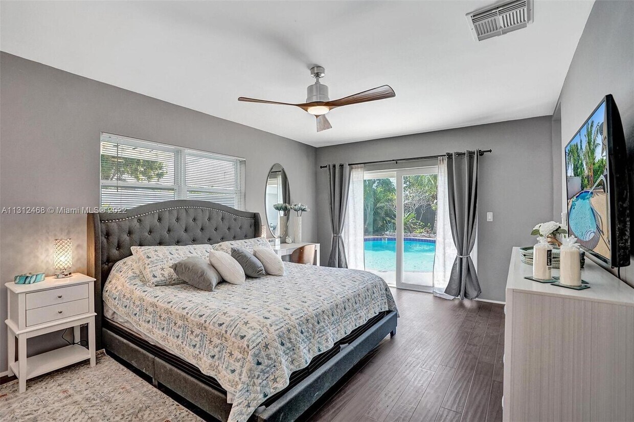 Fort Lauderdale, 
                        , –