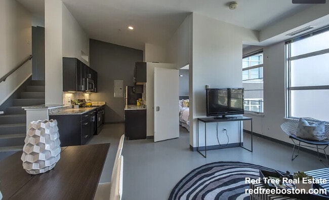 Photo - 160 E Berkeley St Apartment