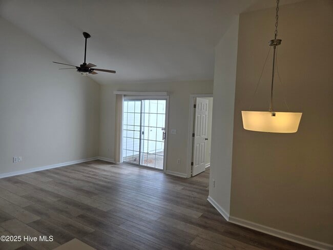 Foto del edificio - 3909 Merestone Dr
