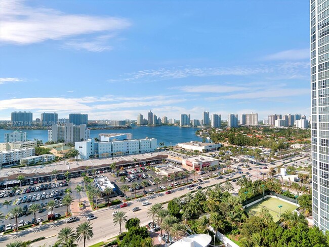 Foto del edificio - 18101 Collins Ave