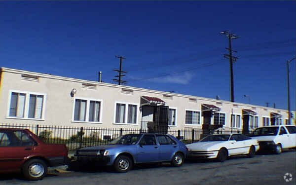 Primary Photo - 1601 W 38th St