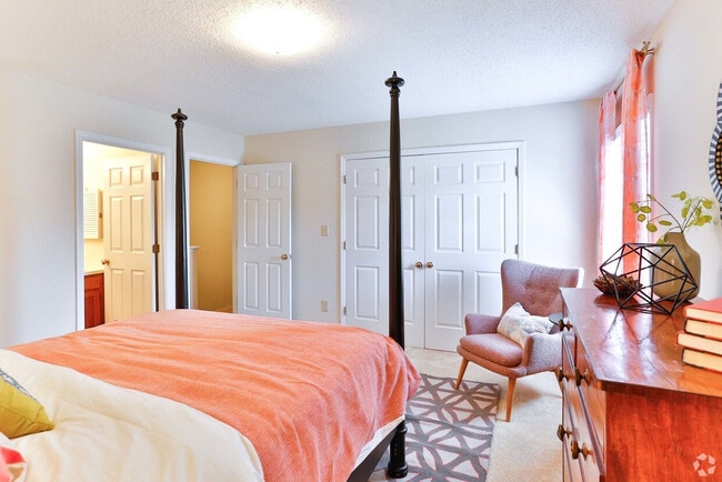 Interior Photo - Strawberry Hill